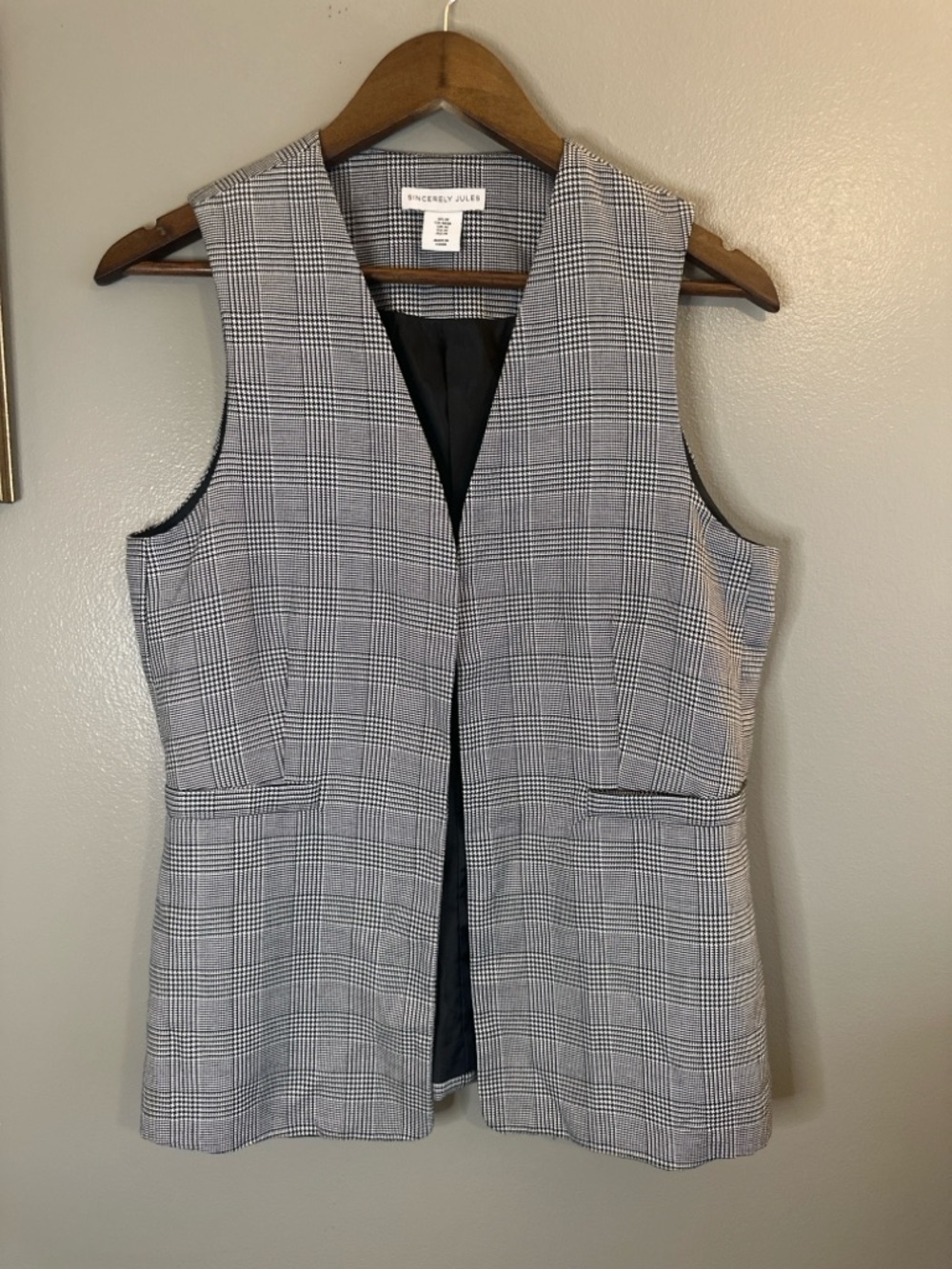 Sincerely Jules Plaid Sleeveless Blazer Vest Size Medium Black White - Picture 3 of 6